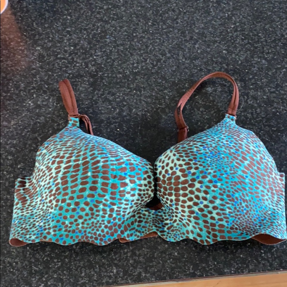 Like new size 36D VS push up bra